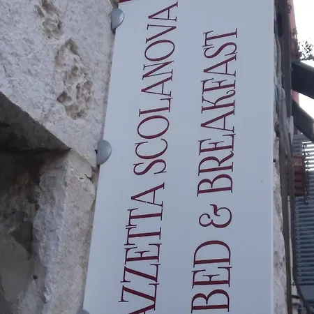 Piazzetta Scolanova Trani