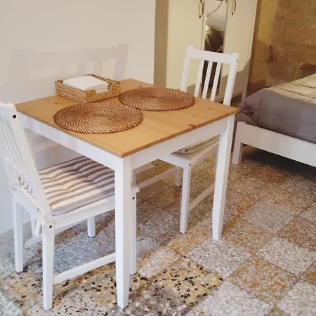 Piazzetta Scolanova 3*