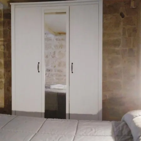 Piazzetta Scolanova Bed & Breakfast 3*